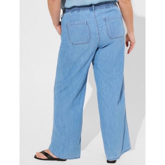 🆕 Pull-On Wide Leg Light Weight Jean 1 1X 14 16 NWT Torrid New Light Wash Blue - Picture 3 of 5